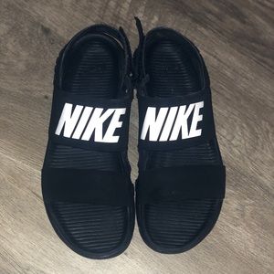 Nike Tanjun Sandals